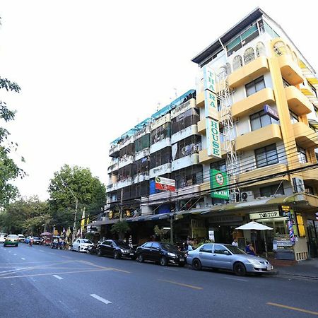 Thara House Hotel Bangkok Exterior foto