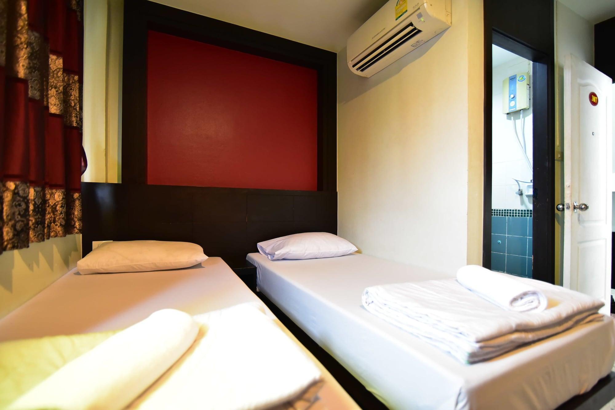 Thara House Hotel Bangkok Exterior foto