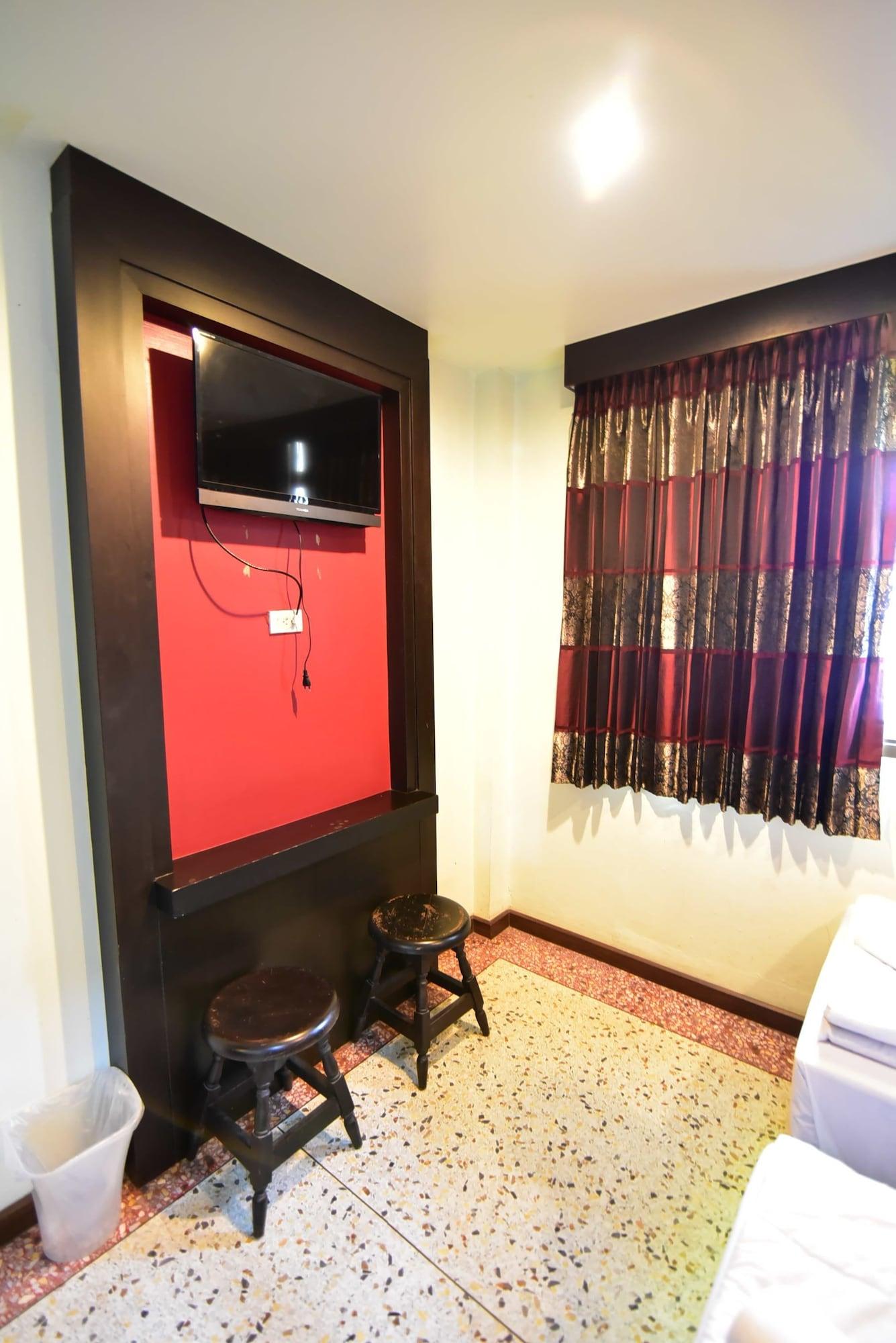 Thara House Hotel Bangkok Exterior foto