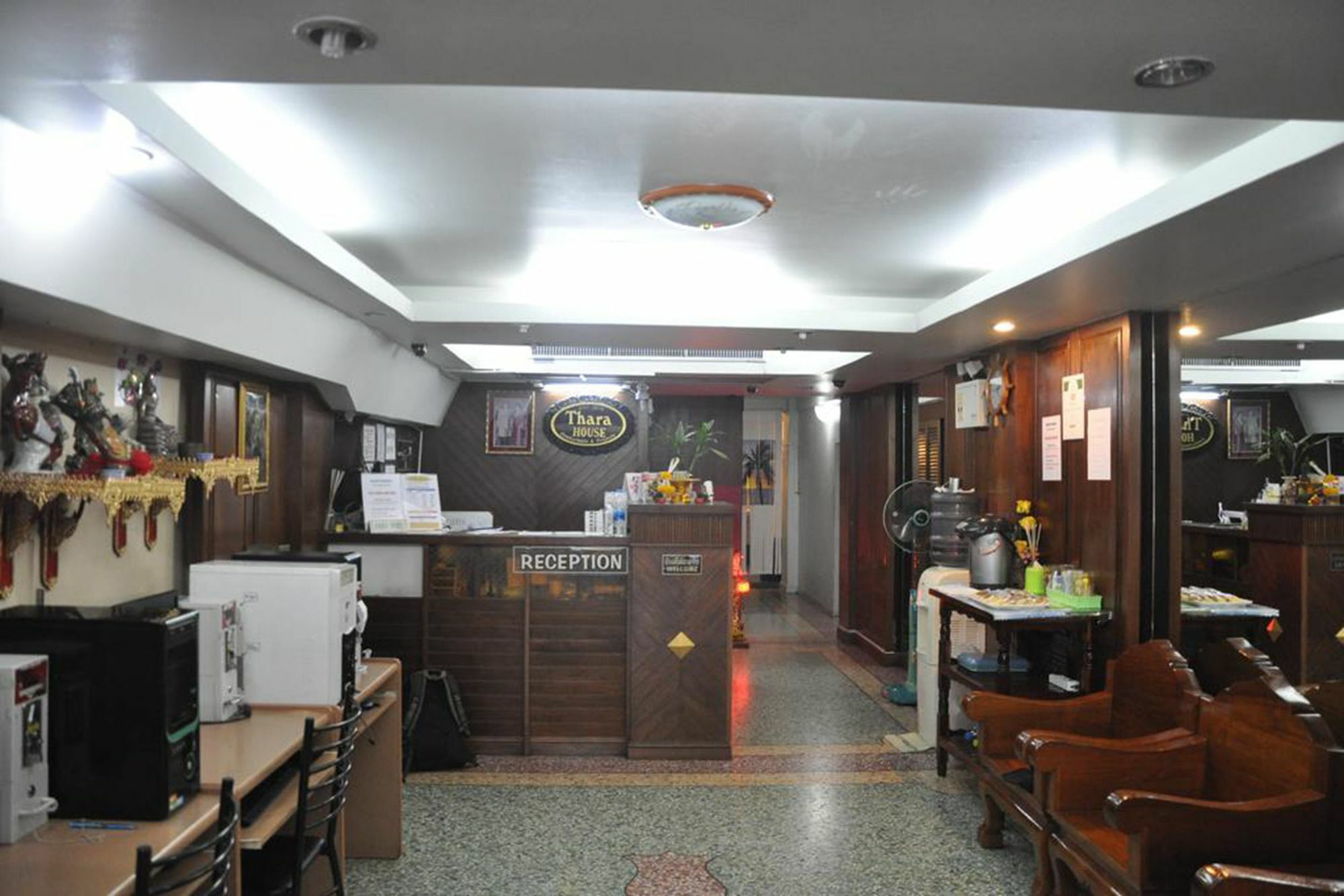 Thara House Hotel Bangkok Exterior foto